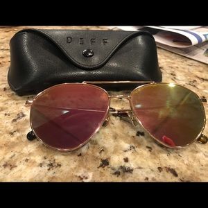 Diff pink sunglasses